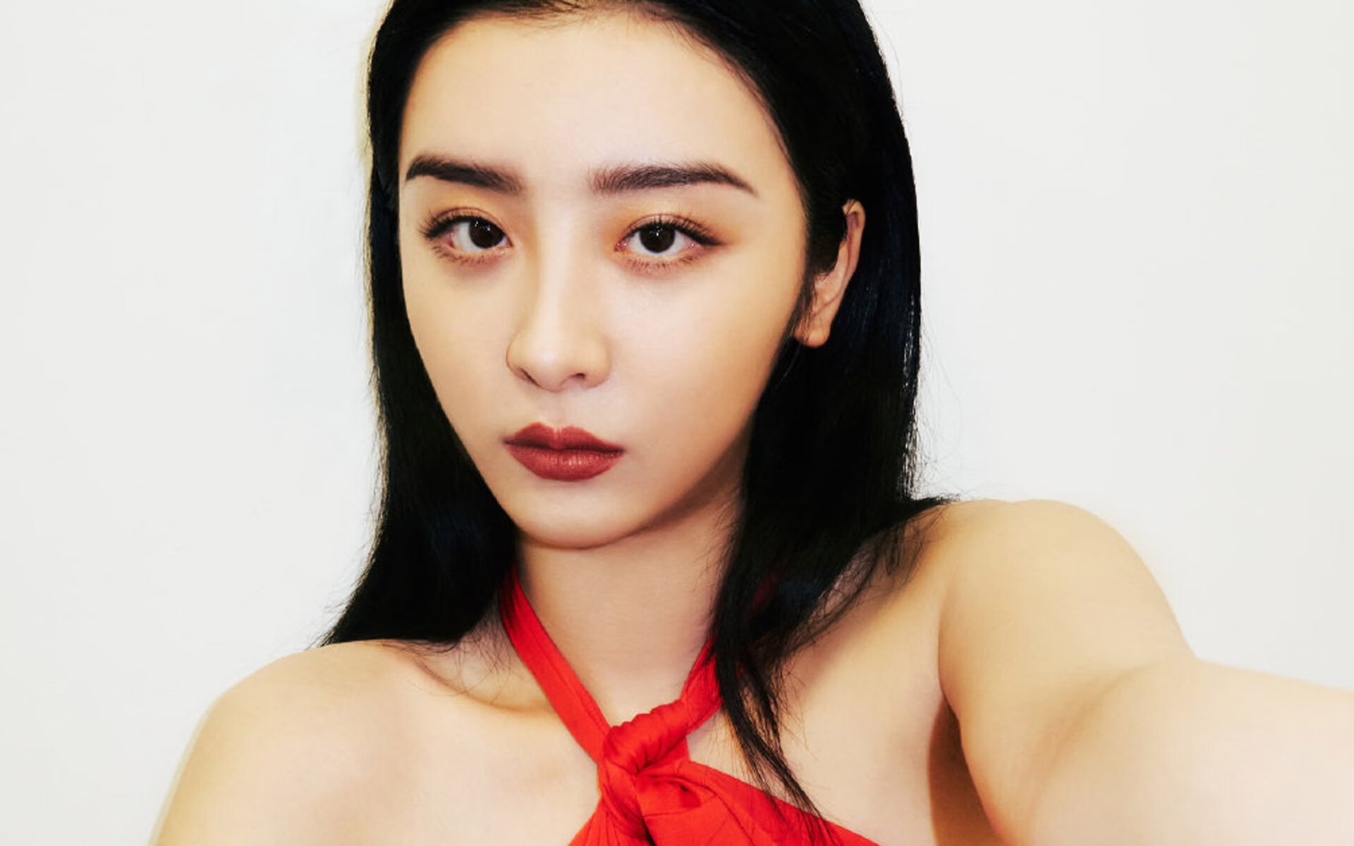 乐鱼体育(中国)官方网站-比拼智慧：教练团队的战术解读分析，教练布置战术