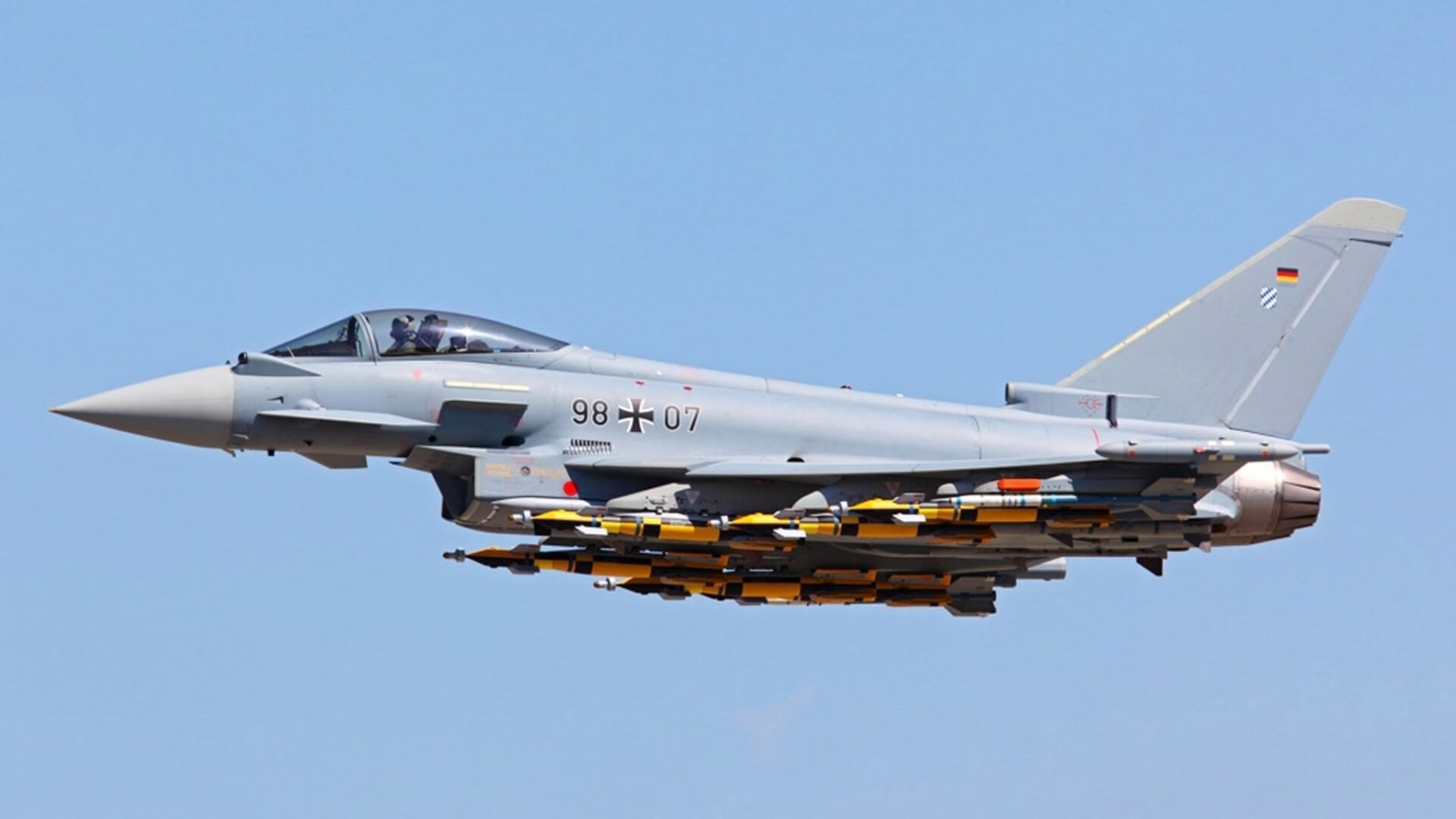 日本马术协会推出马术运动员健康管理系统,关注运动员身心健康。