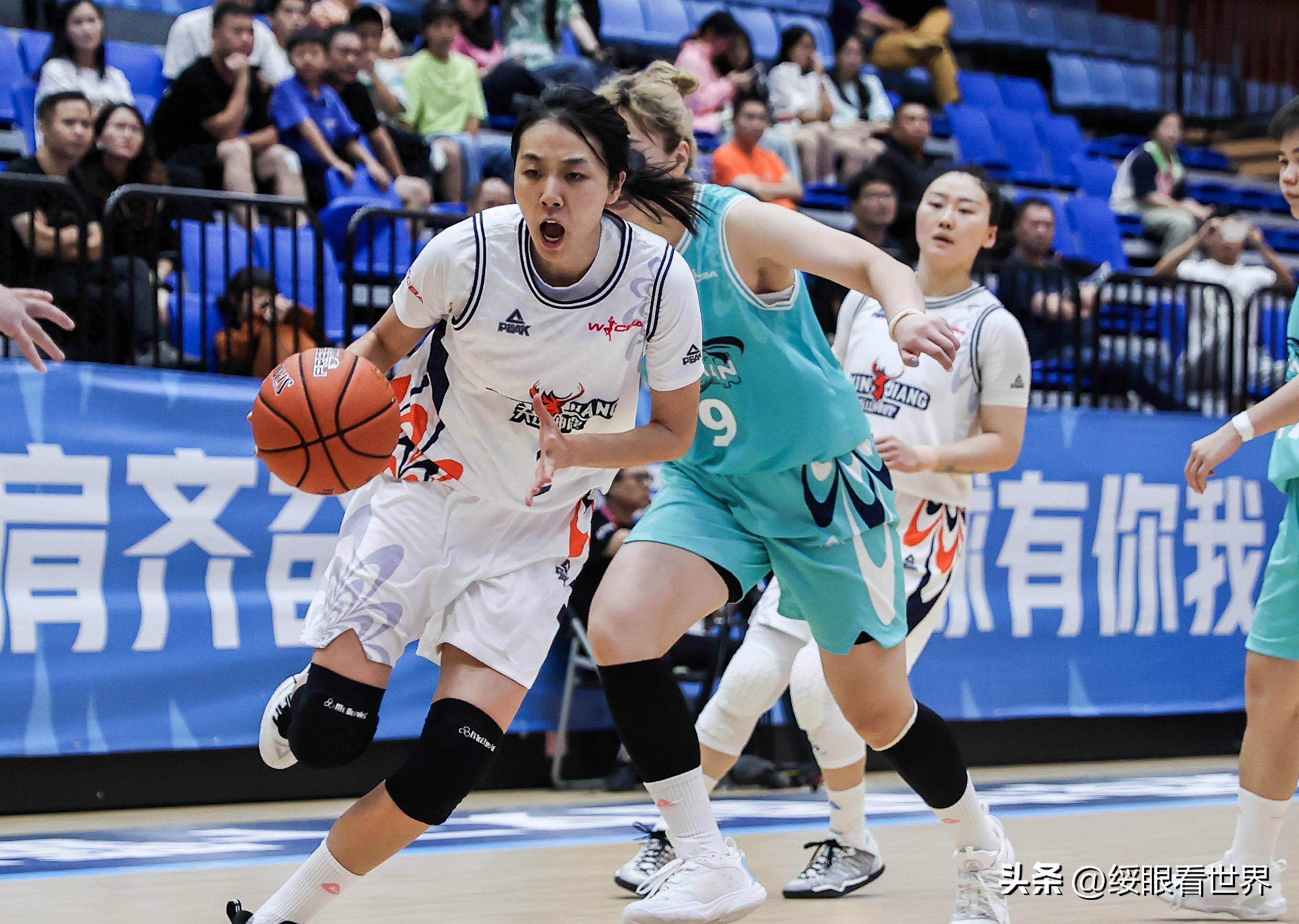 "女子篮球的发展历程与现状：进步与挑战"