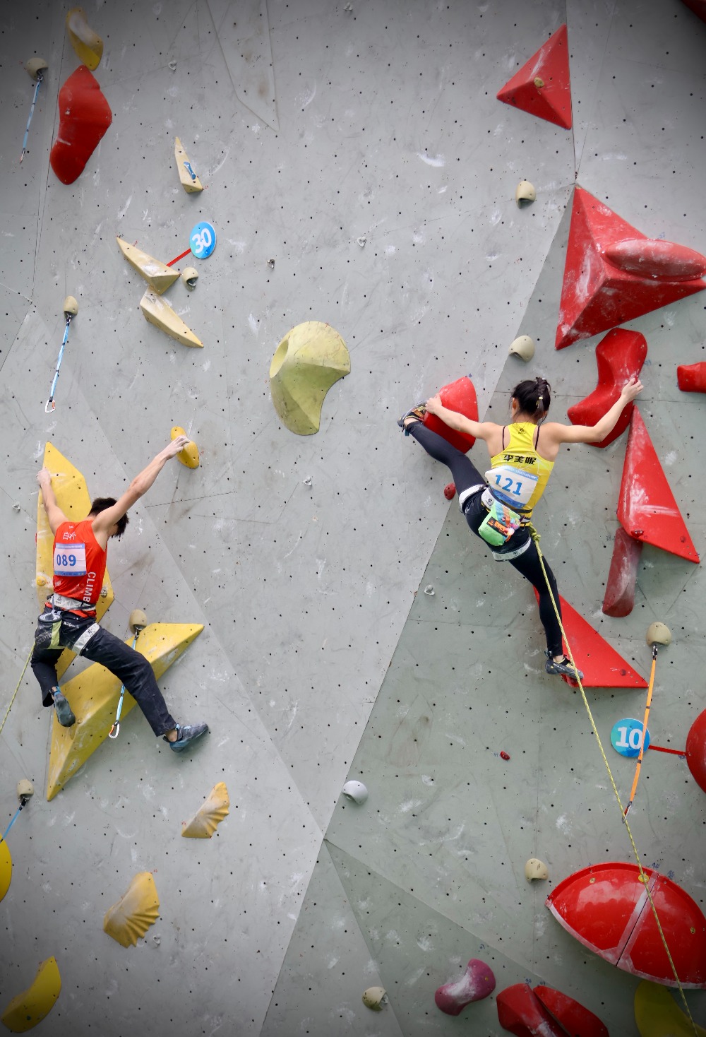 包含"攀岩赛事：挑战极限，勇者无畏"的词条