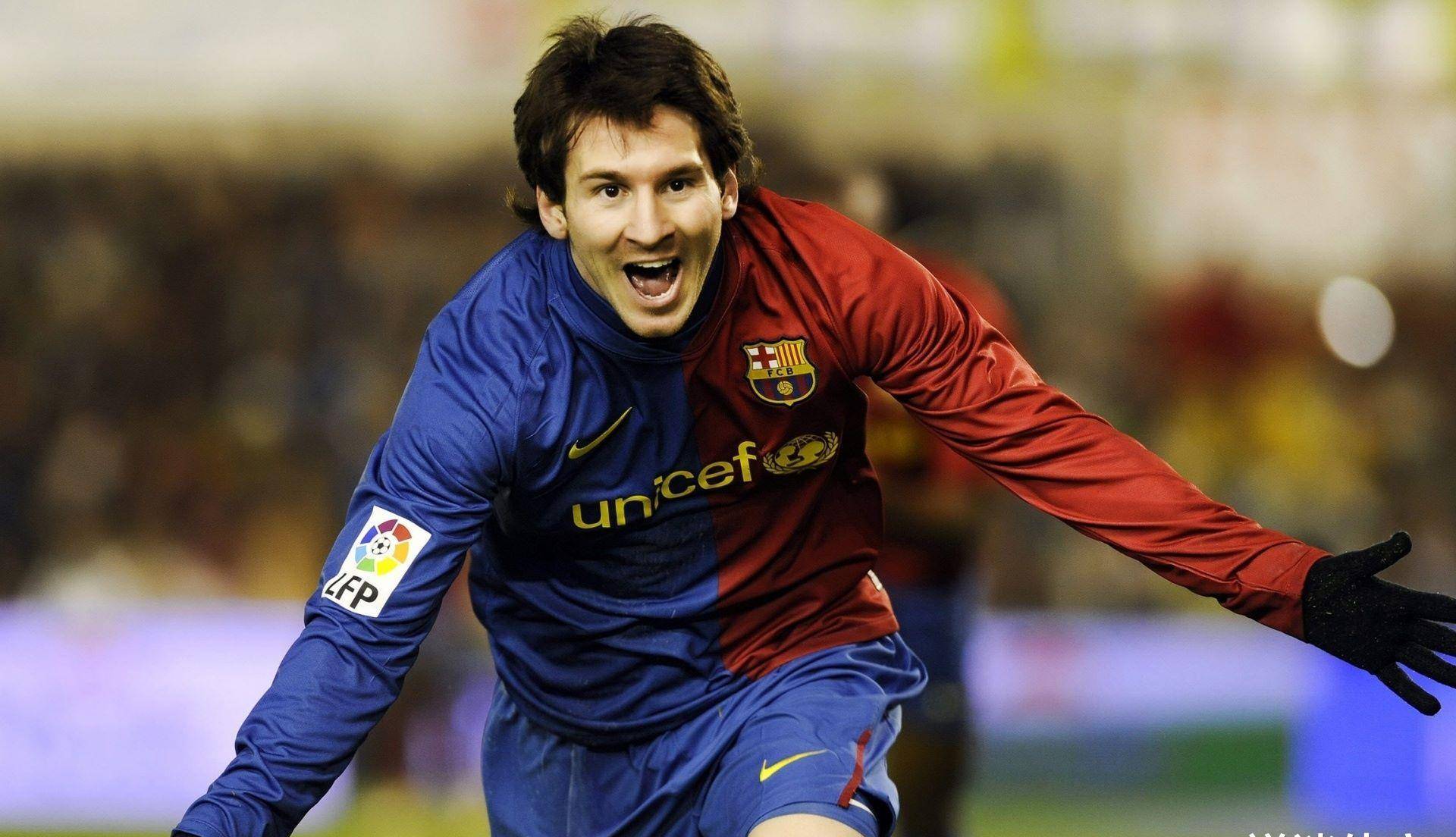 乐鱼（LEYU）体育-"西甲：巴萨明星梅西续约传闻引发热议"的简单介绍